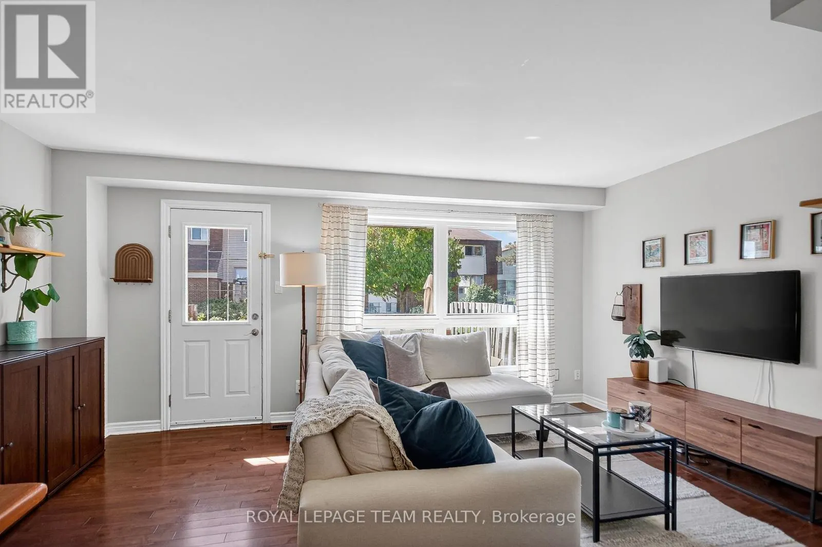 1E SEYTON DRIVE