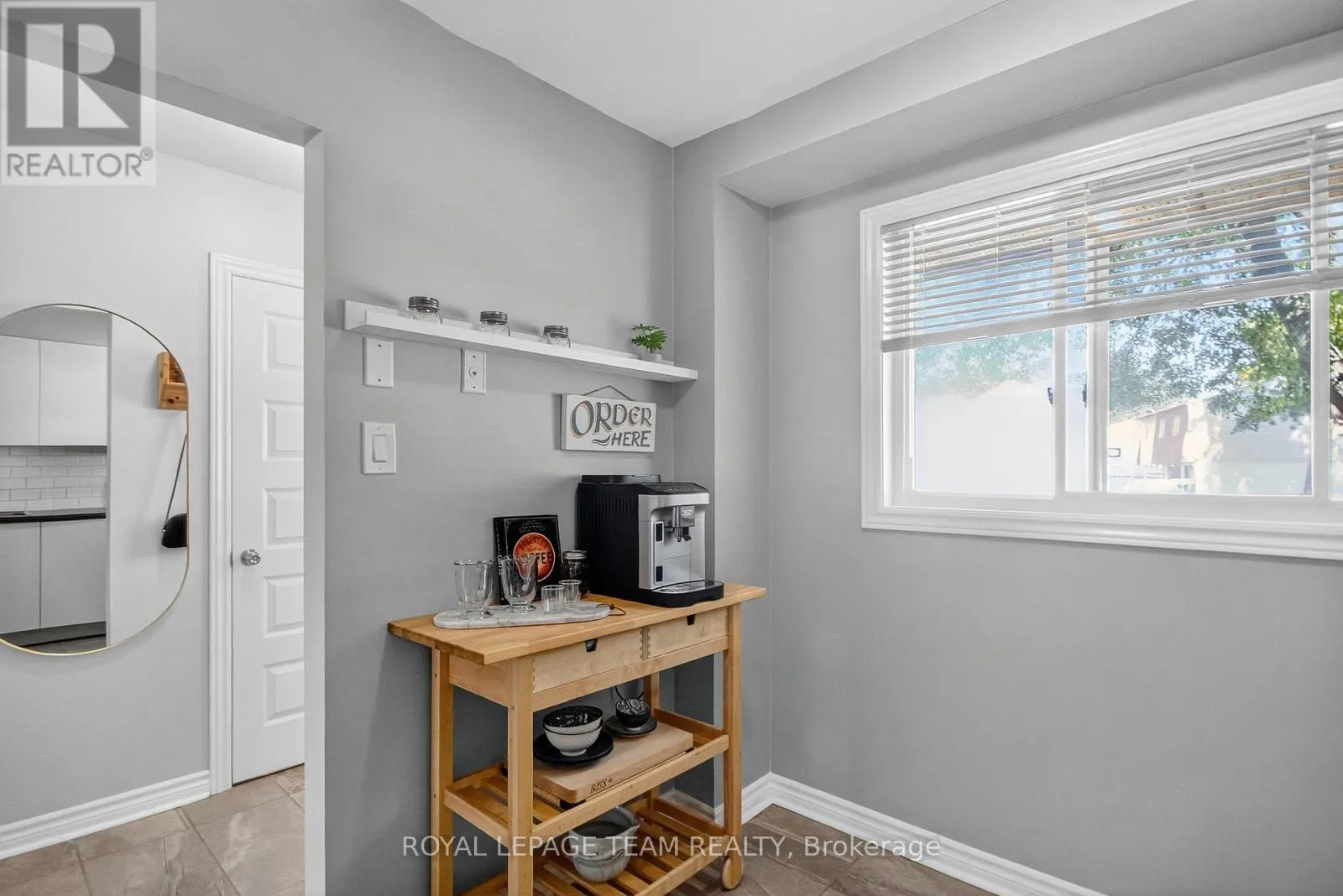 1E SEYTON DRIVE