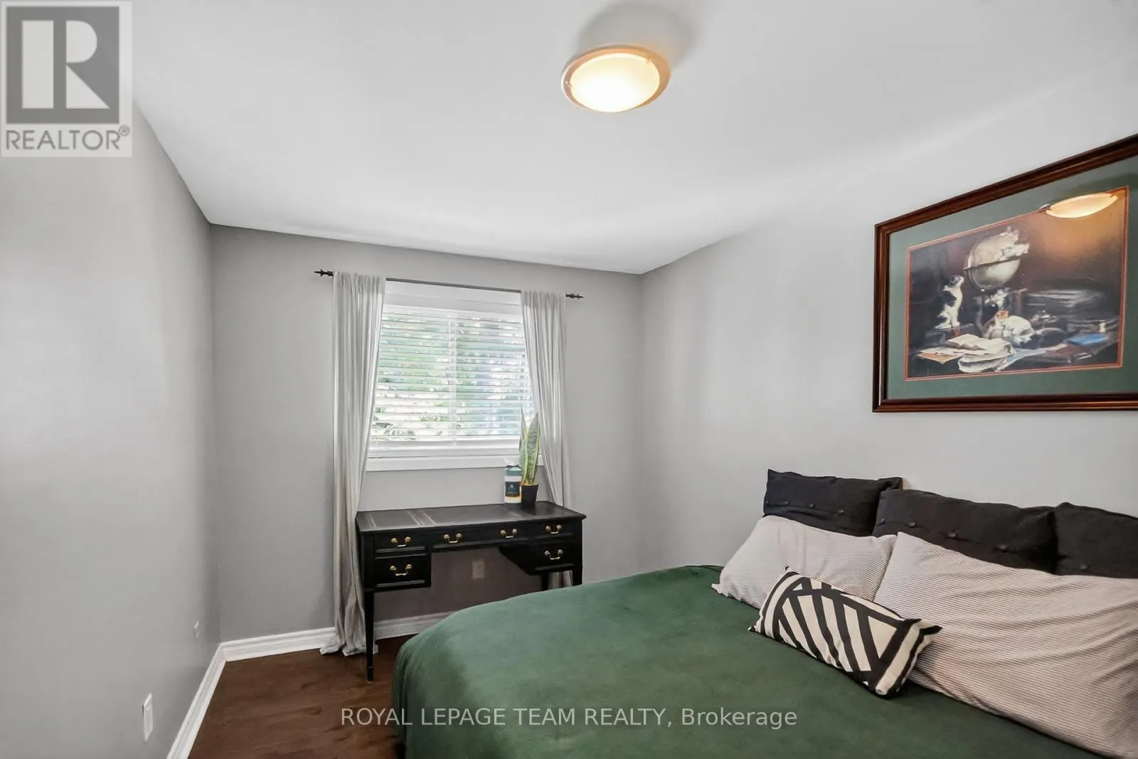 1E SEYTON DRIVE