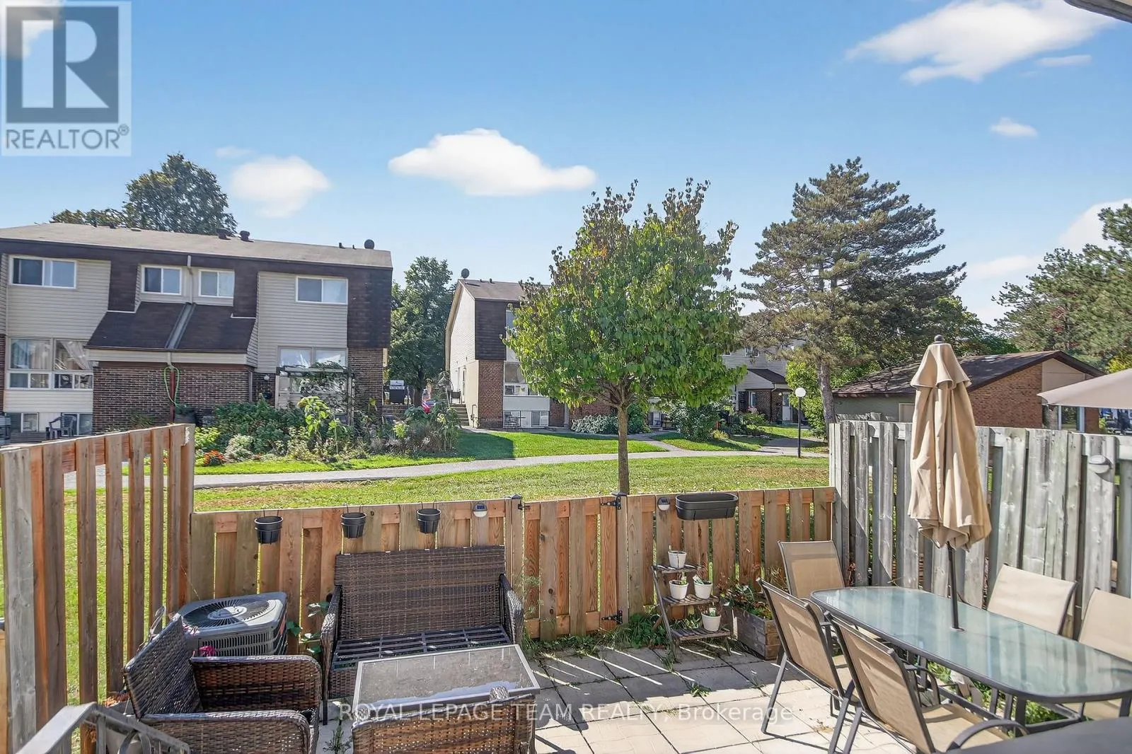 1E SEYTON DRIVE