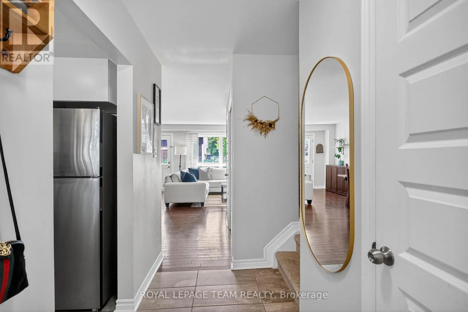 1E SEYTON DRIVE