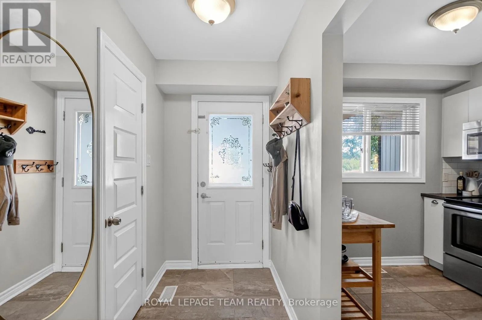 1E SEYTON DRIVE