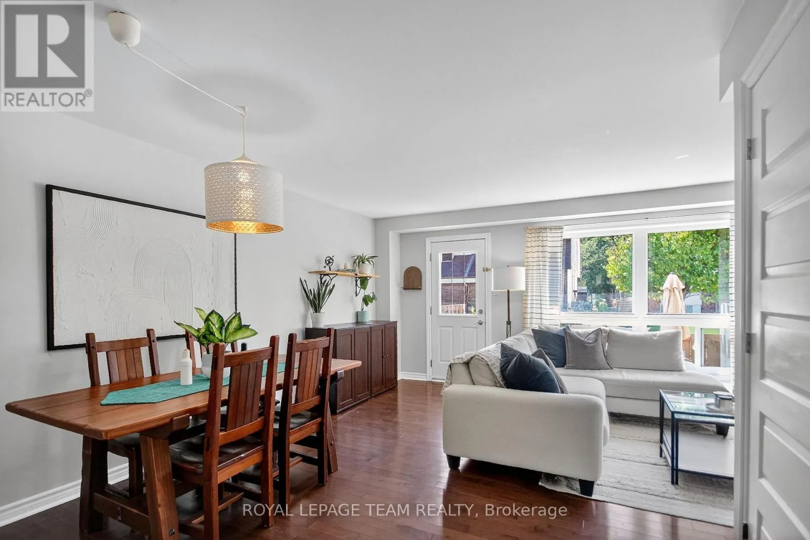 1E SEYTON DRIVE