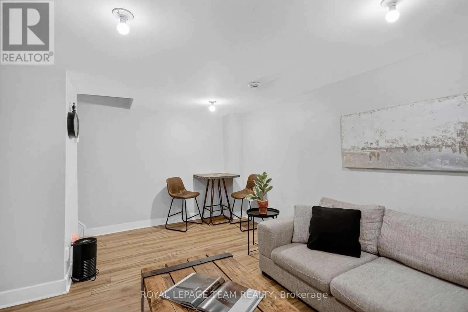 1E SEYTON DRIVE
