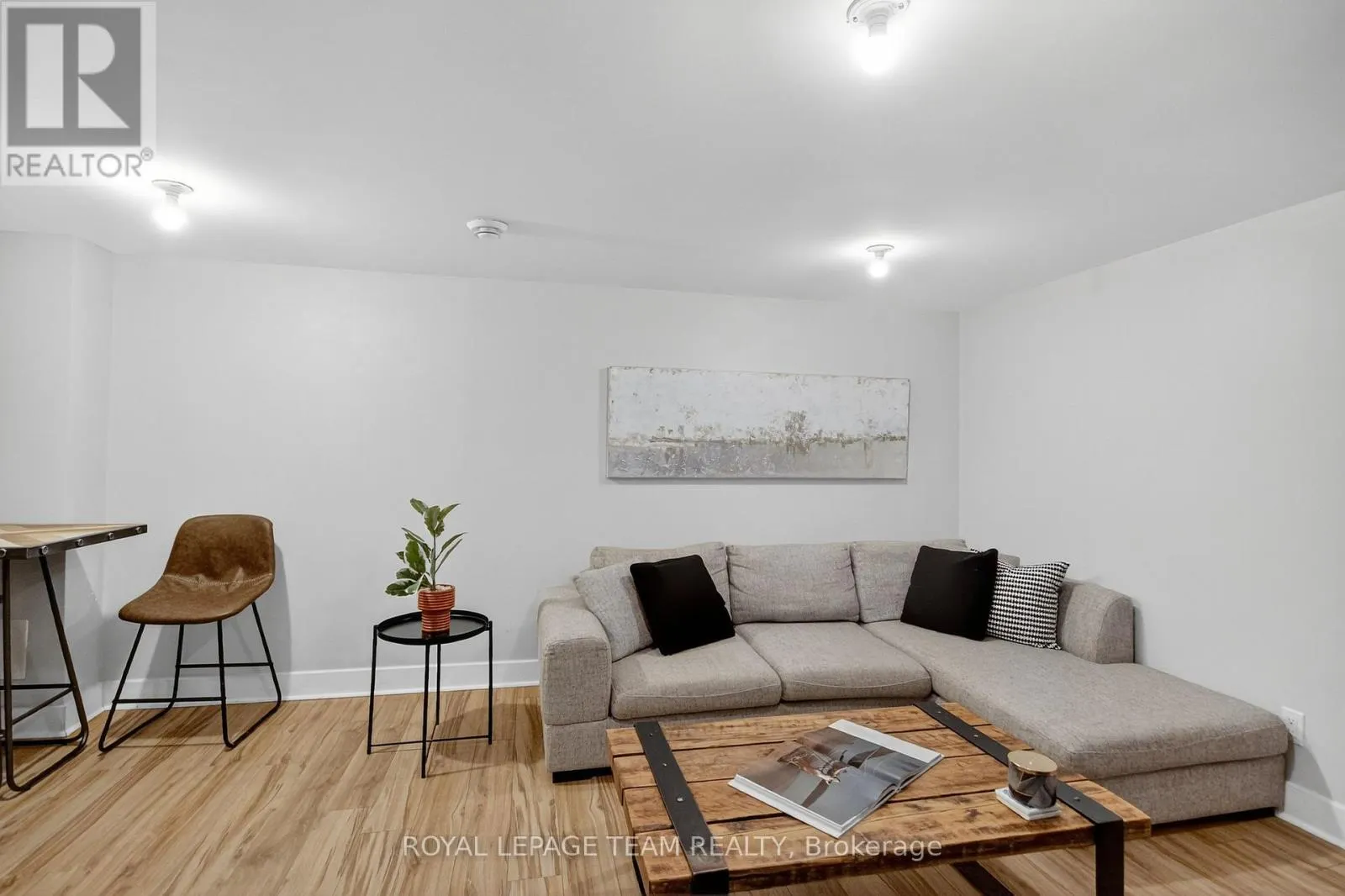 1E SEYTON DRIVE