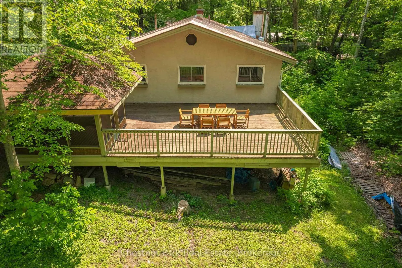 115 WOODLAND DRIVE