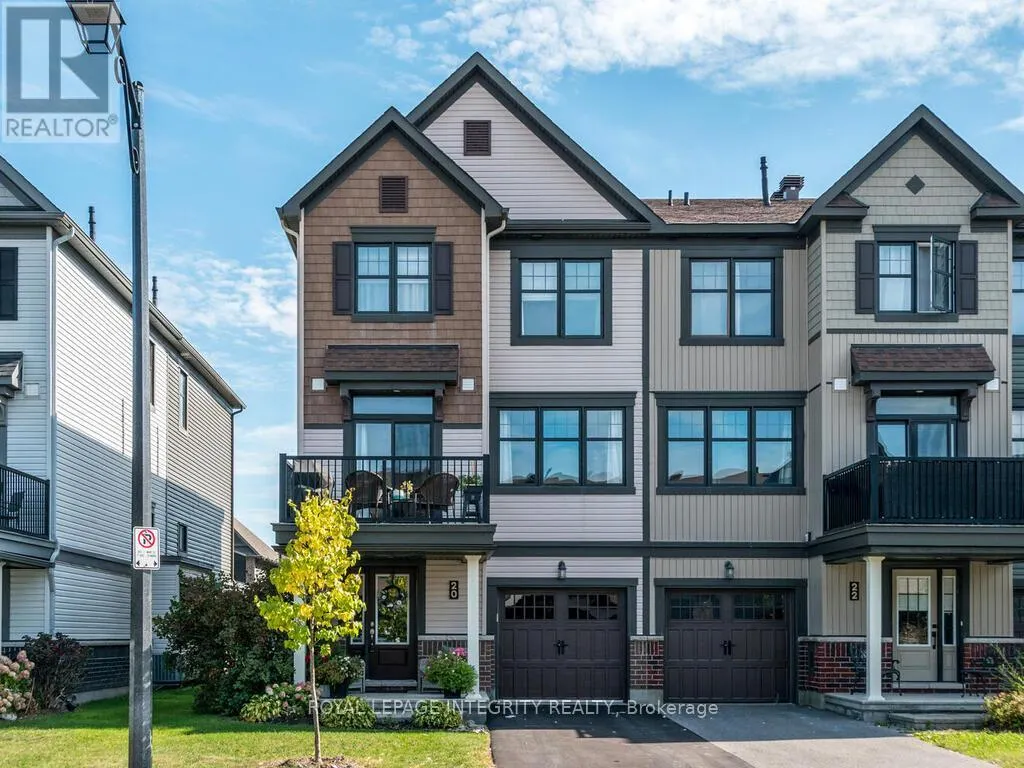 20 FALLENGALE CRESCENT W