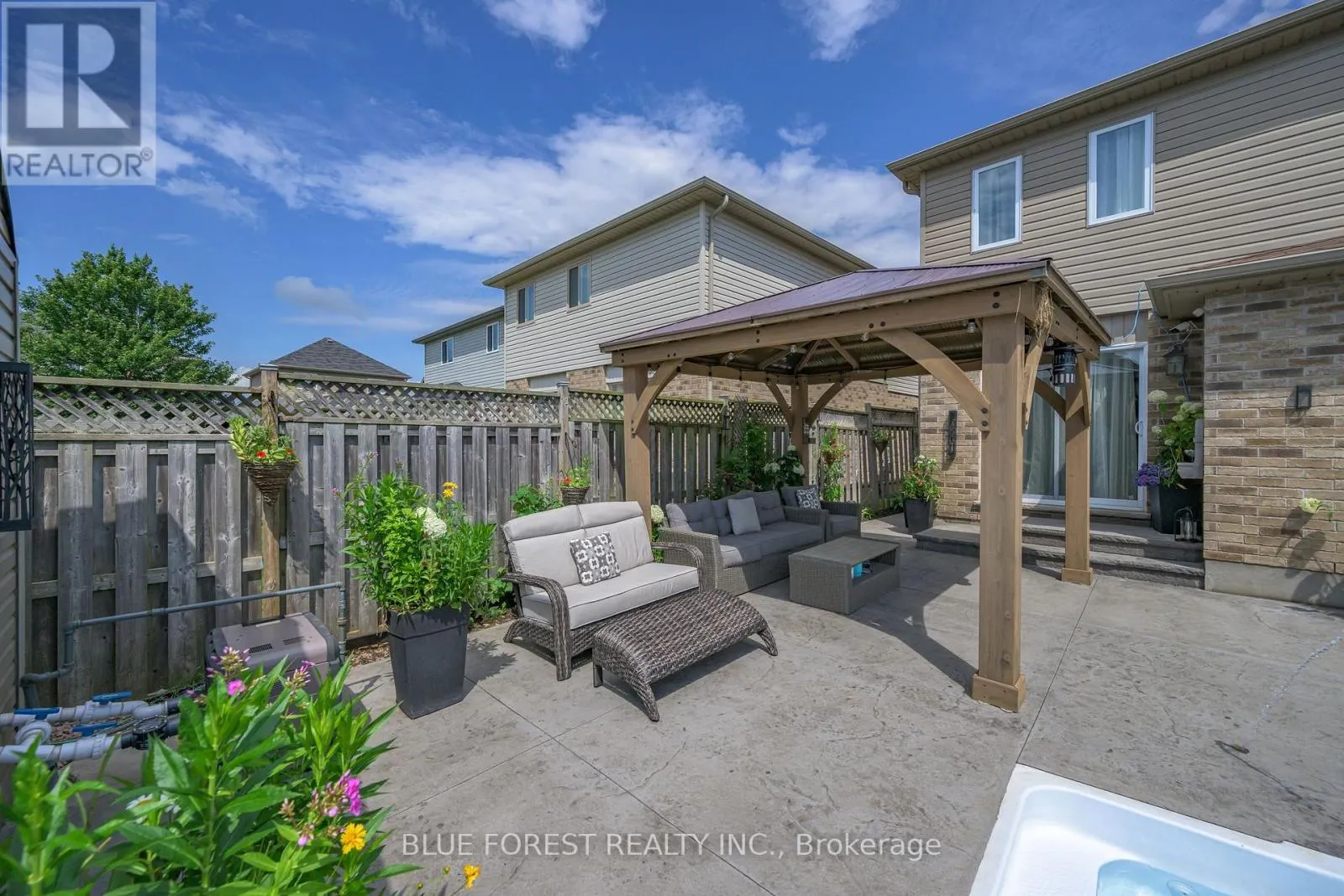 2875 LEMIEUX WALK