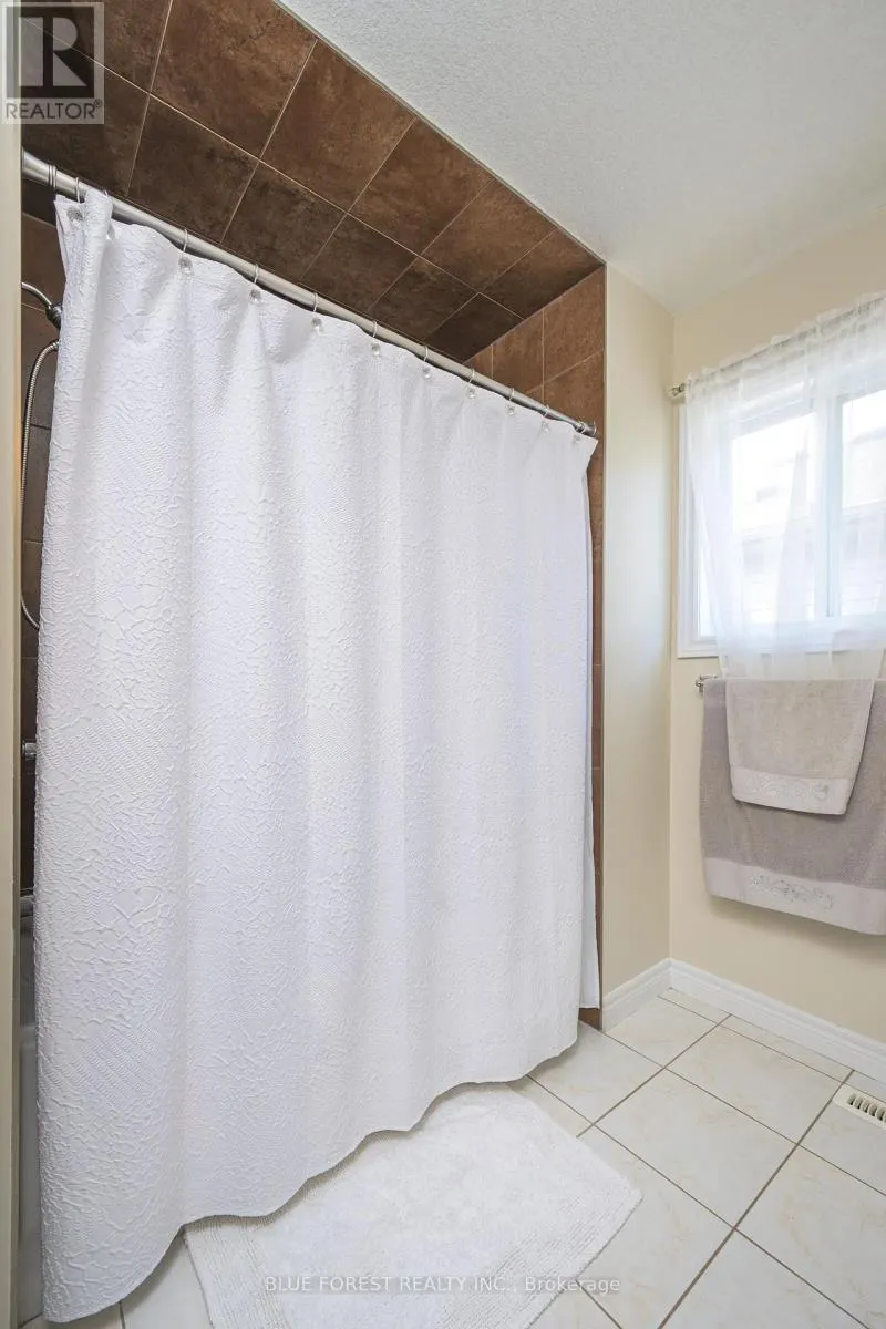2875 LEMIEUX WALK