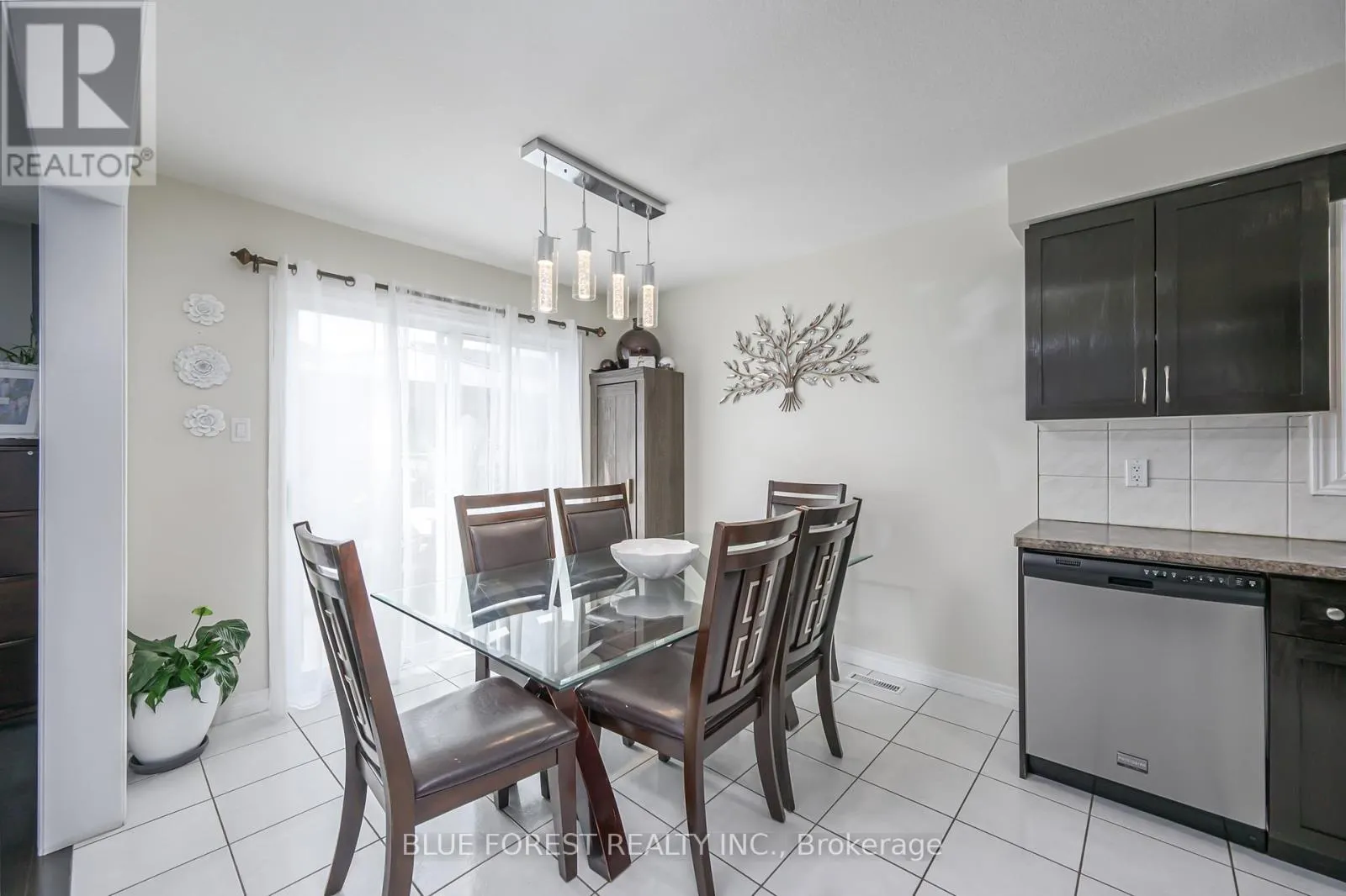 2875 LEMIEUX WALK