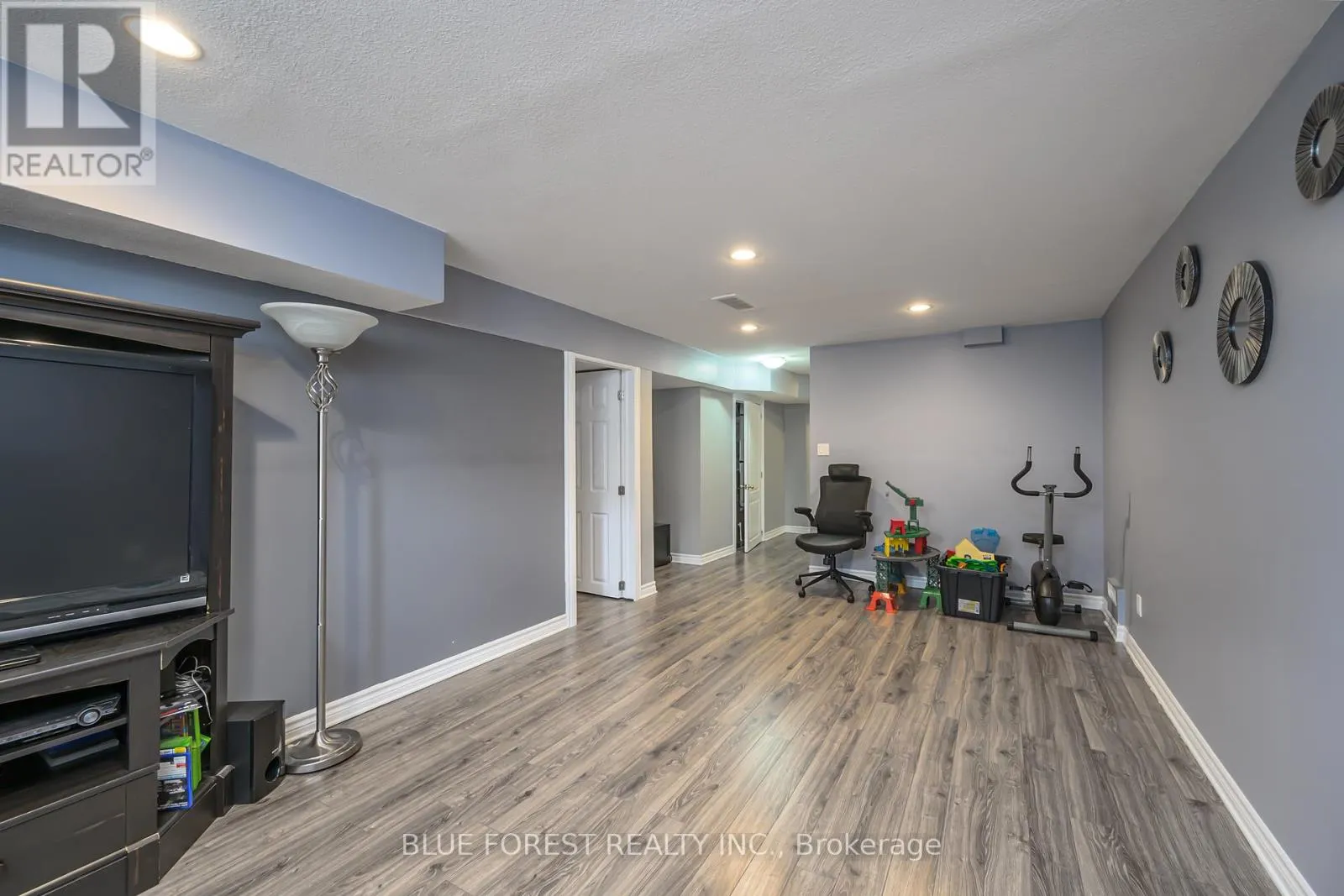 2875 LEMIEUX WALK