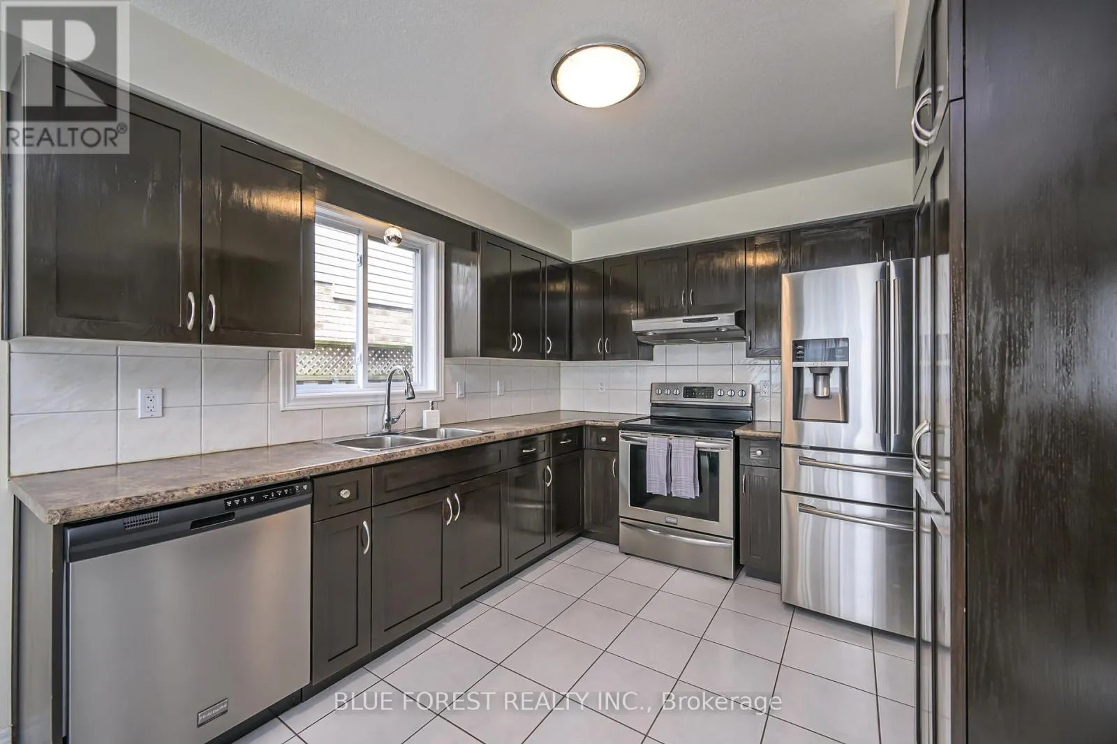 2875 LEMIEUX WALK