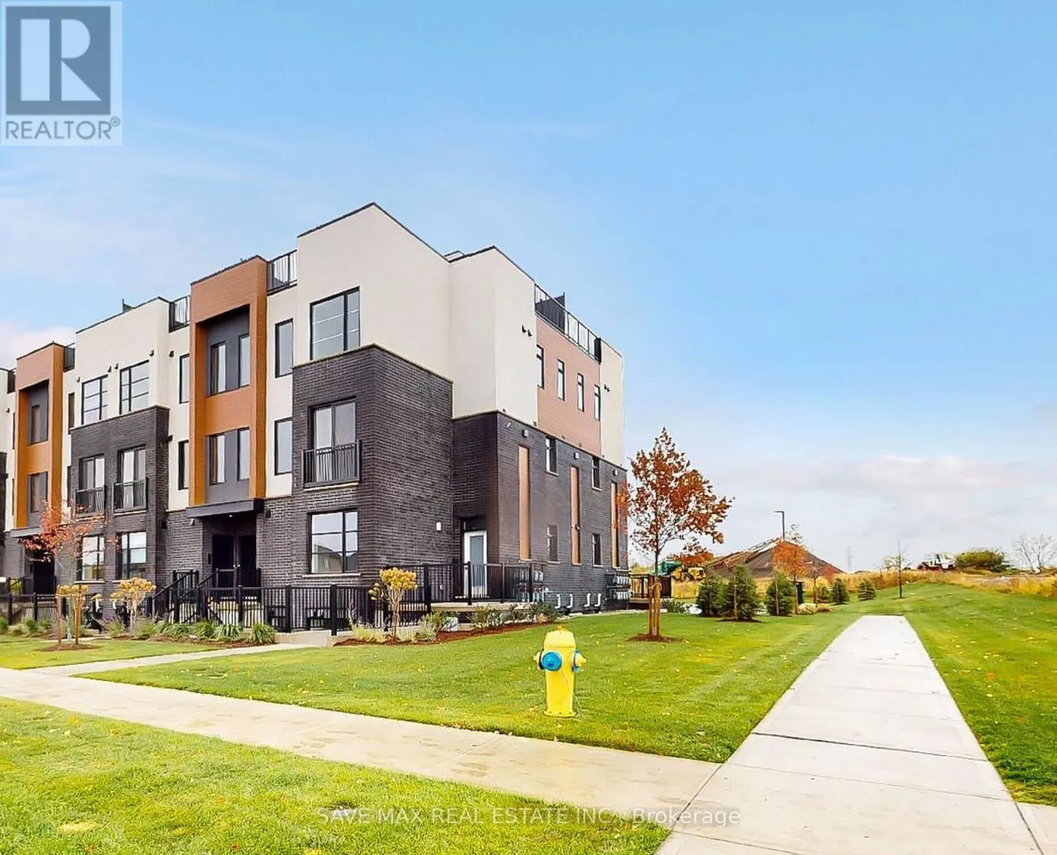 207 - 3900 SAVOY STREET