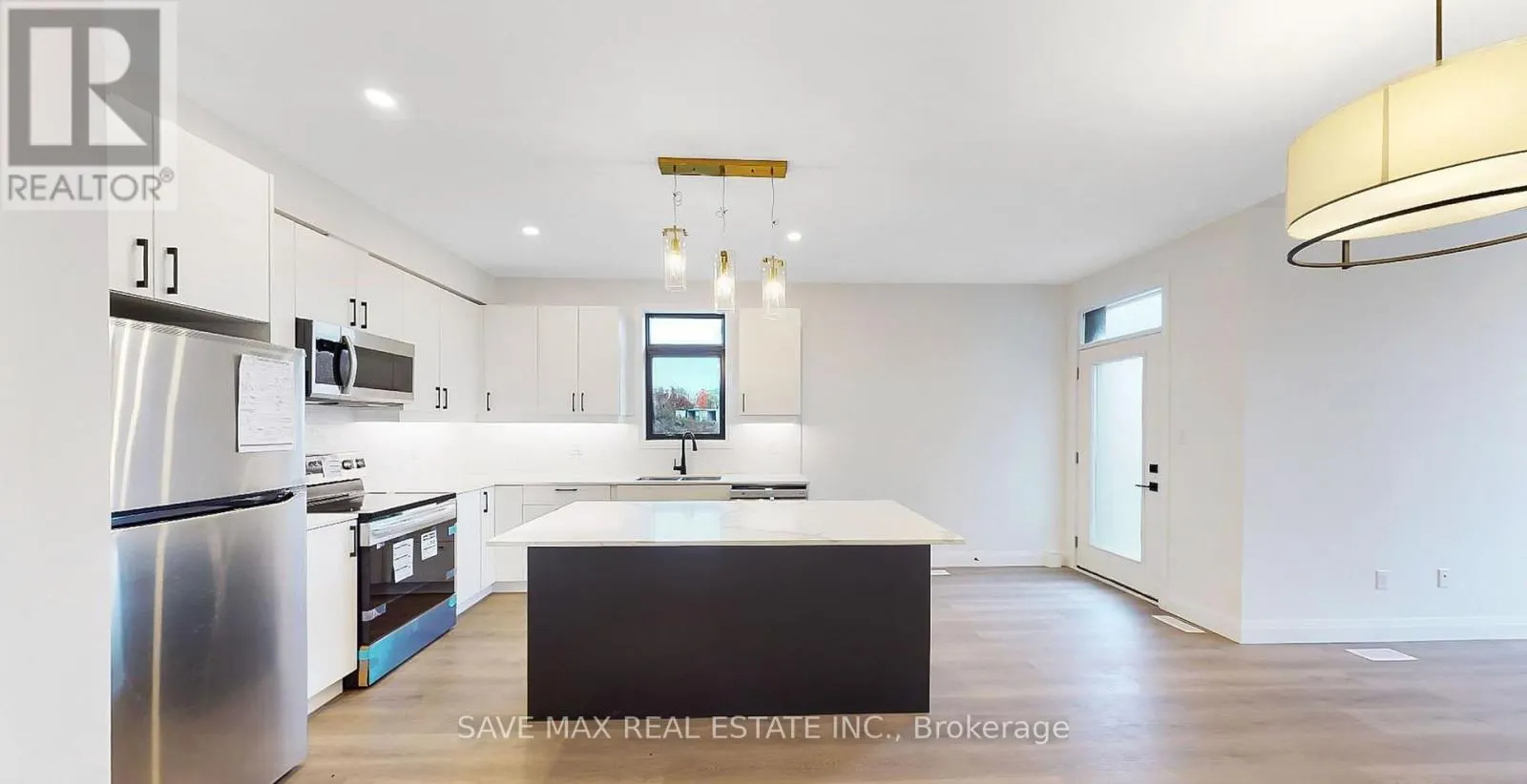 207 - 3900 SAVOY STREET