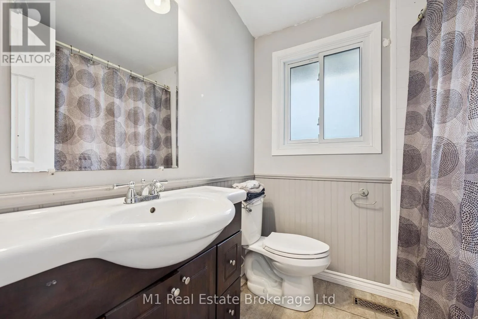 13 - 700 PAISLEY ROAD, #13