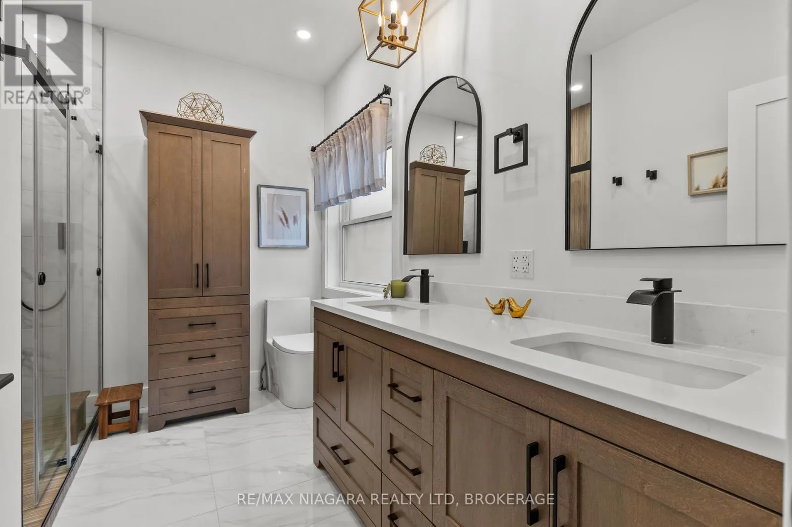 15 LORETTA DRIVE