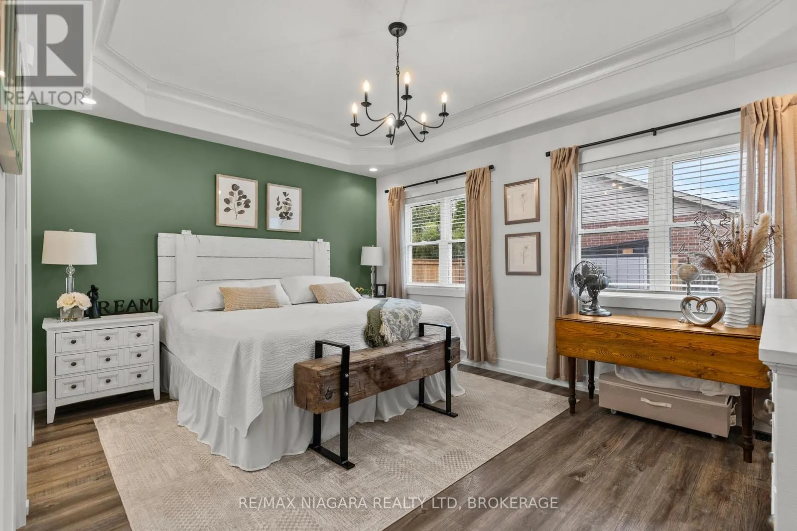15 LORETTA DRIVE