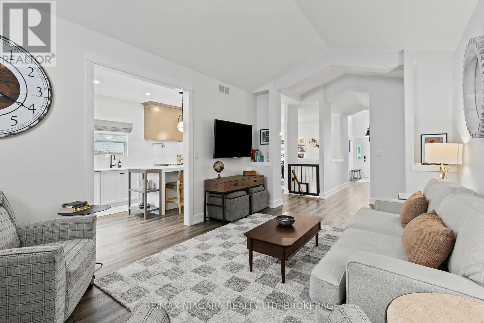 15 LORETTA DRIVE