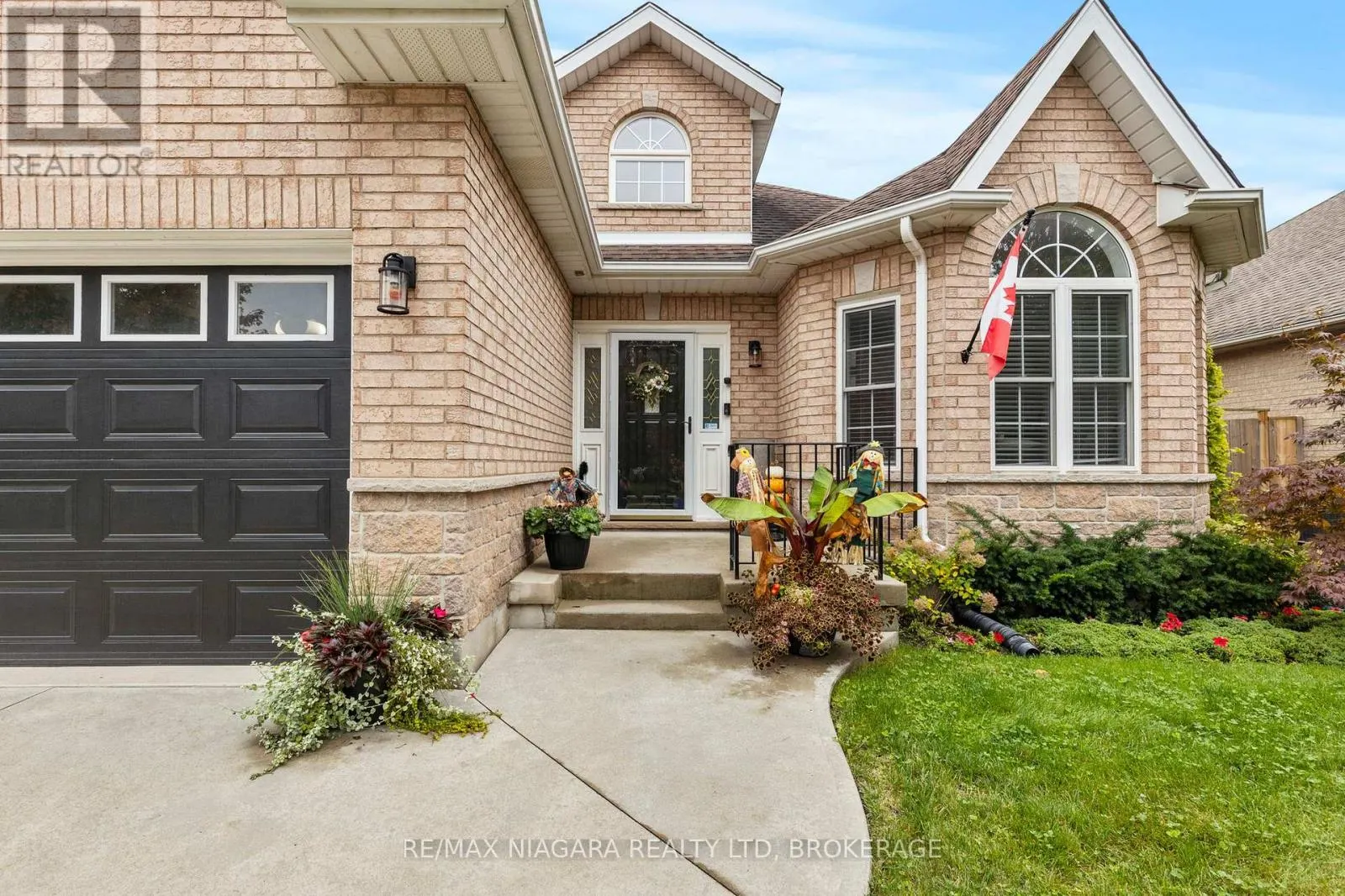 15 LORETTA DRIVE