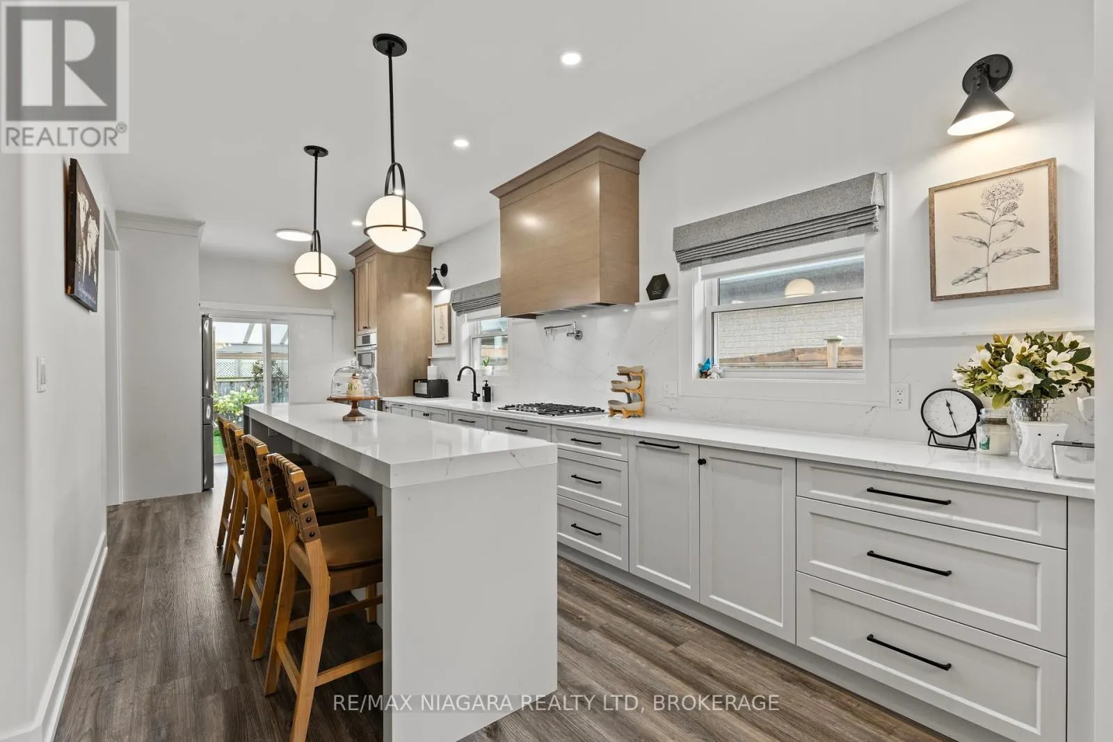 15 LORETTA DRIVE