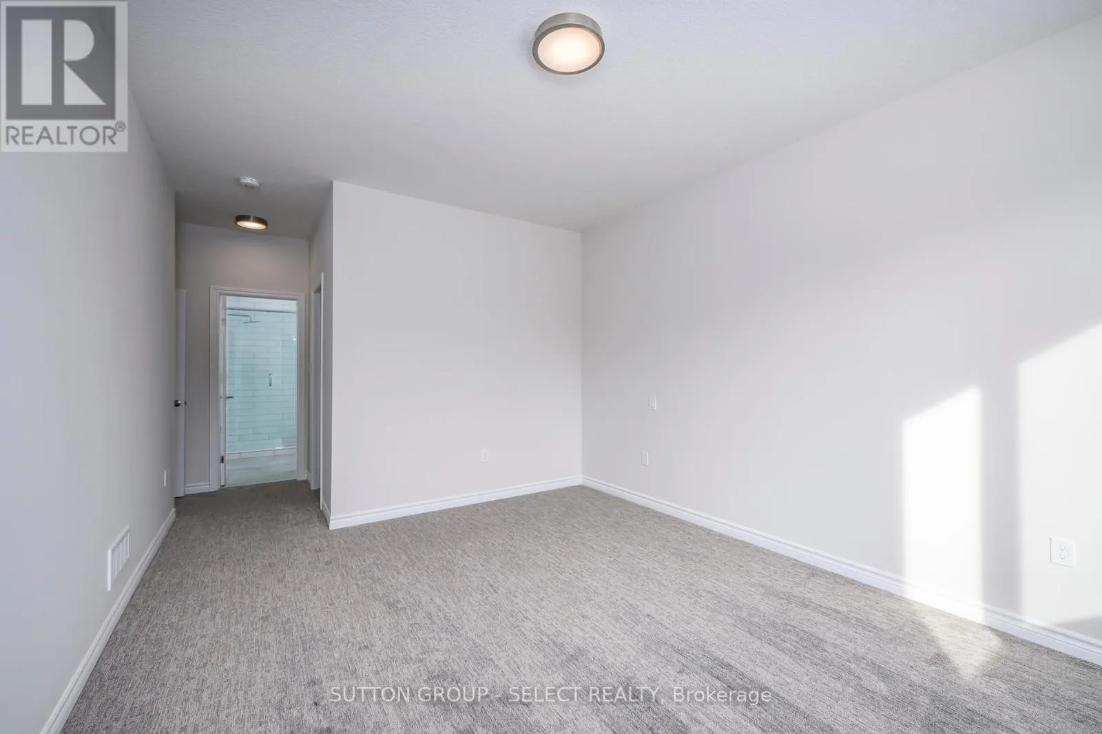 7 SPRUCE CRESCENT