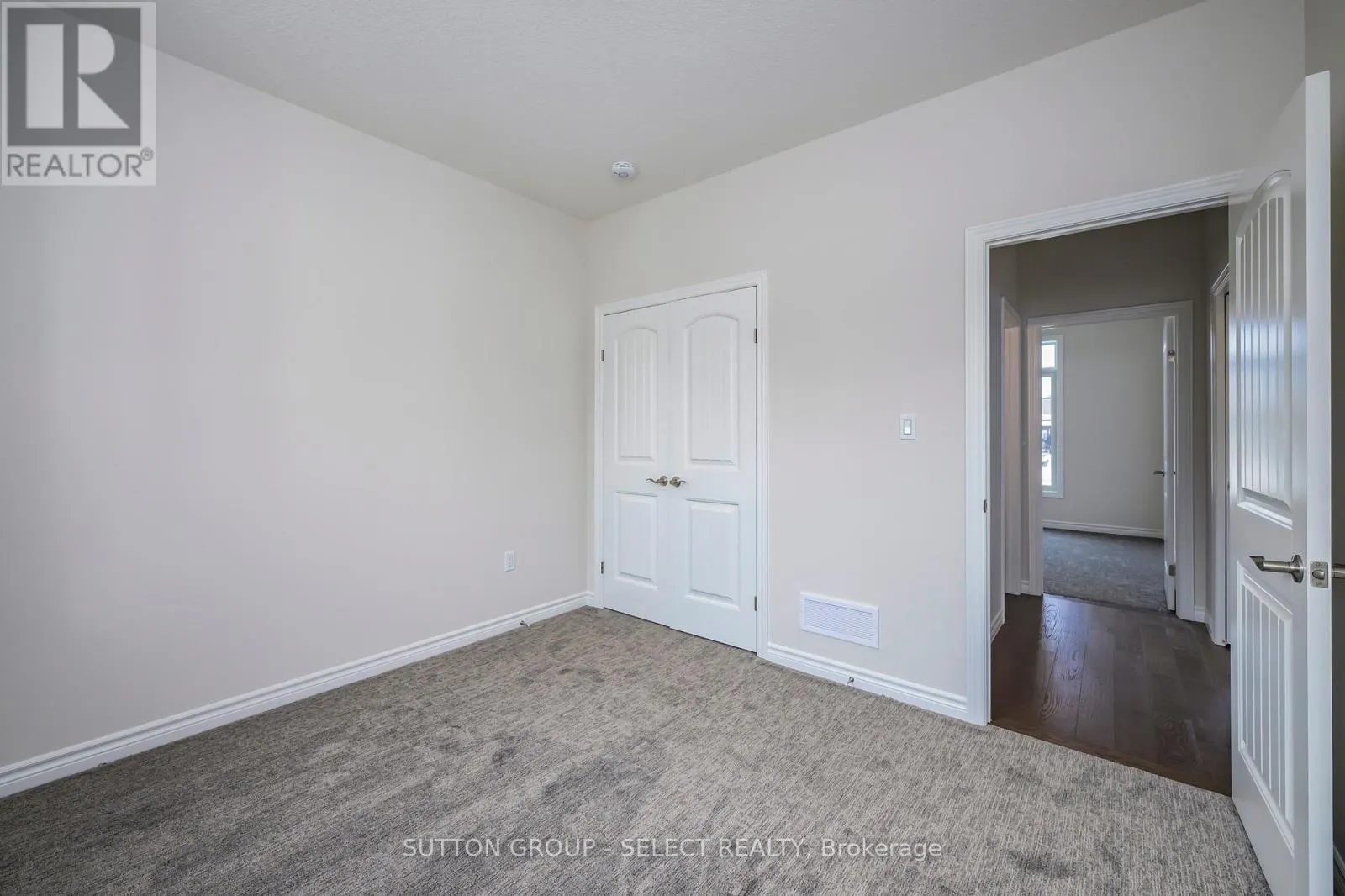 7 SPRUCE CRESCENT