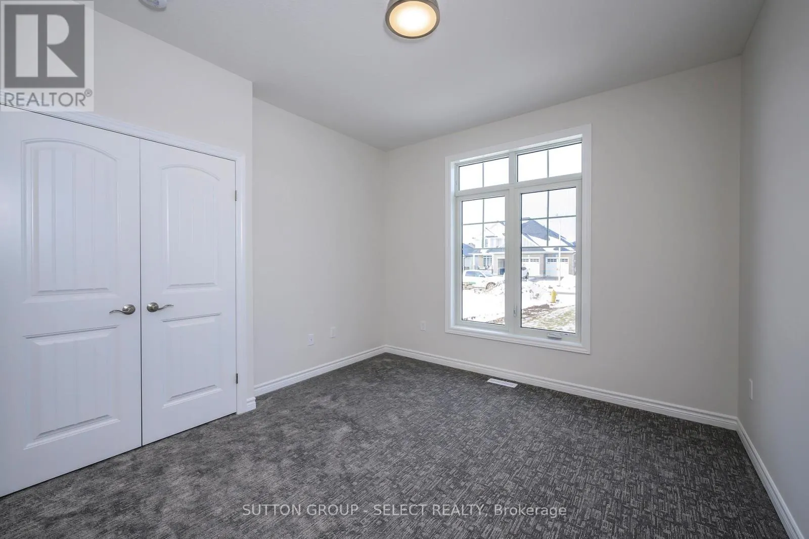7 SPRUCE CRESCENT