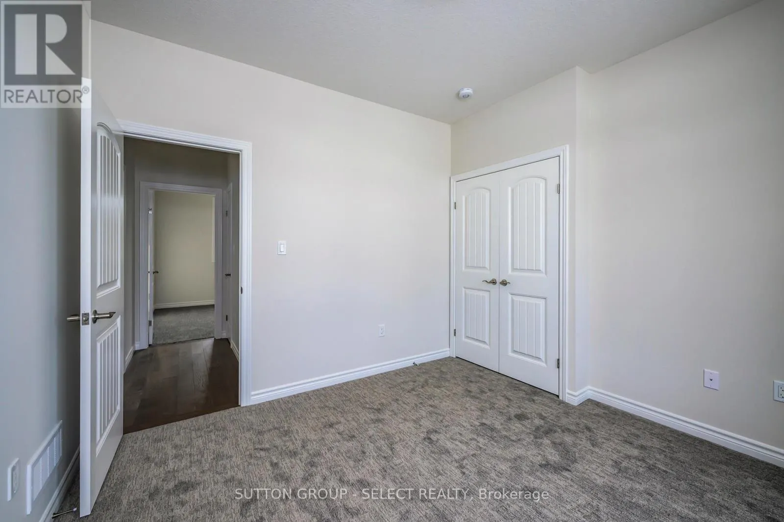 7 SPRUCE CRESCENT