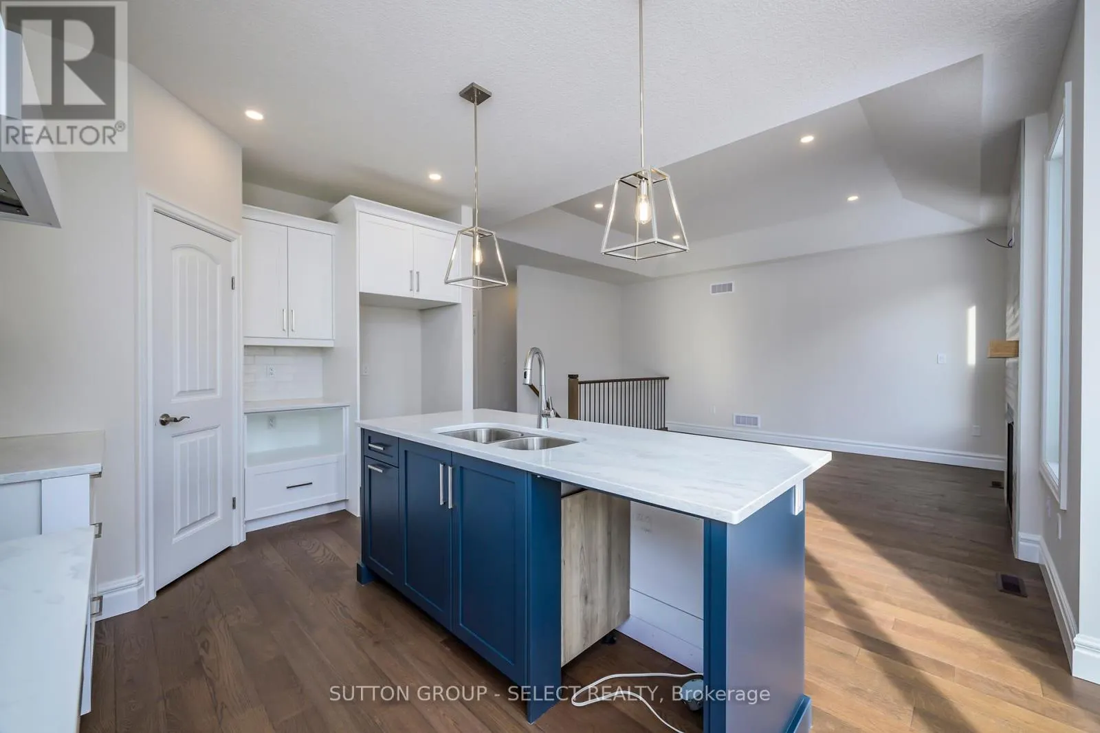 7 SPRUCE CRESCENT