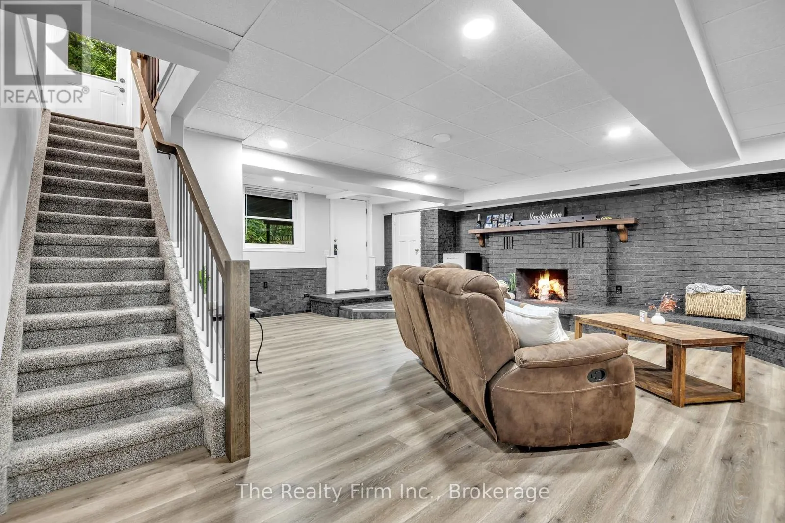 4 ROKEBY ROAD