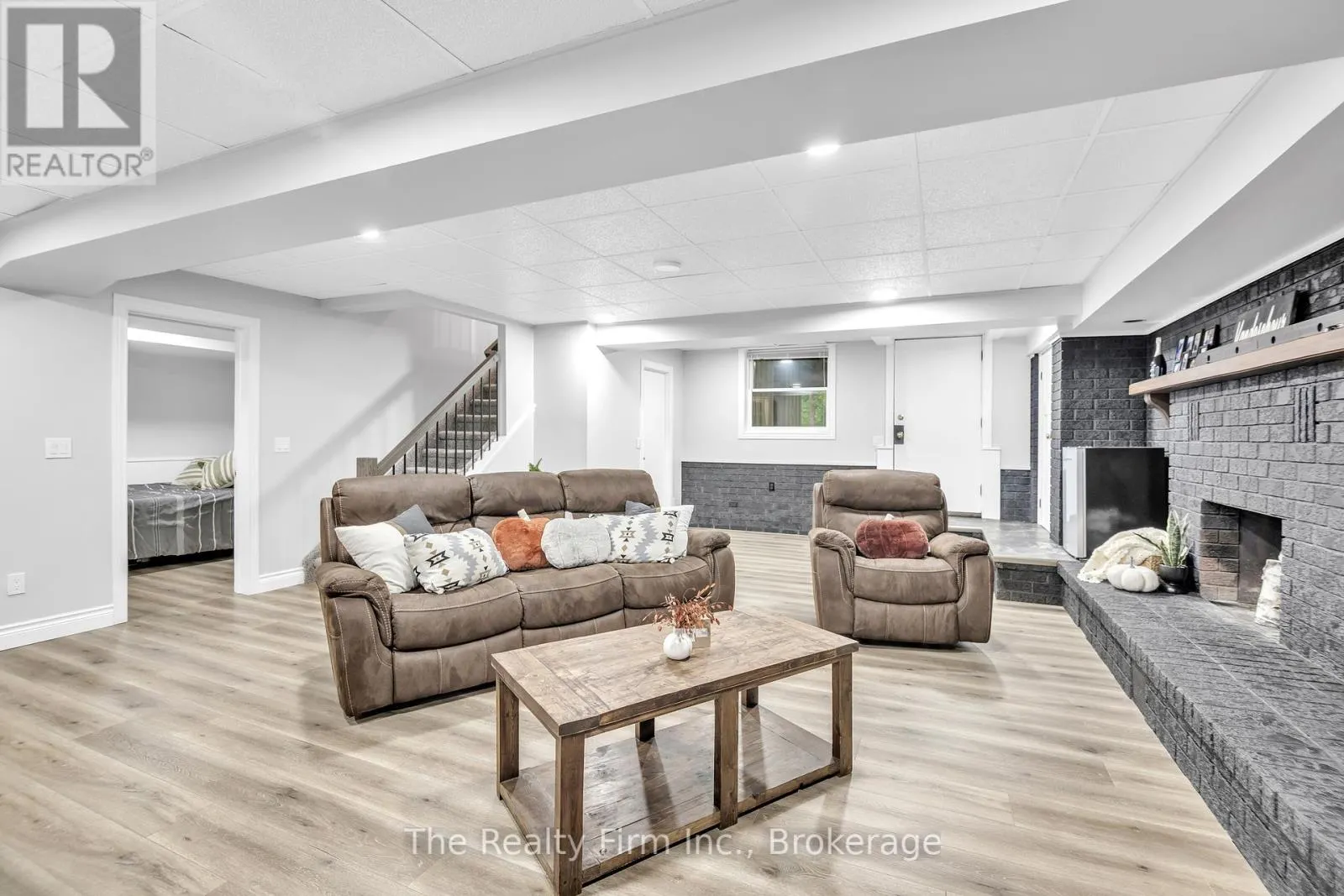 4 ROKEBY ROAD