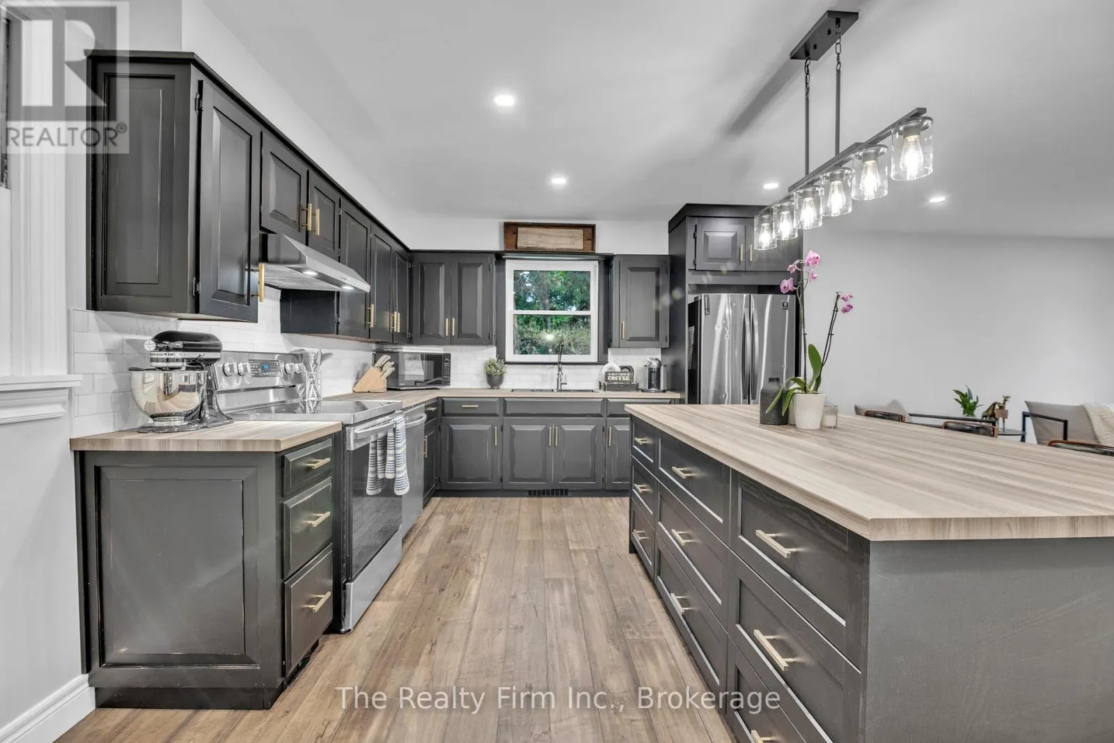 4 ROKEBY ROAD