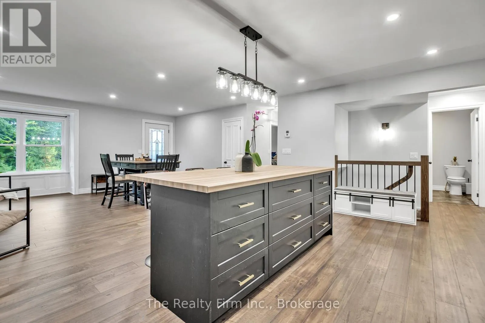 4 ROKEBY ROAD