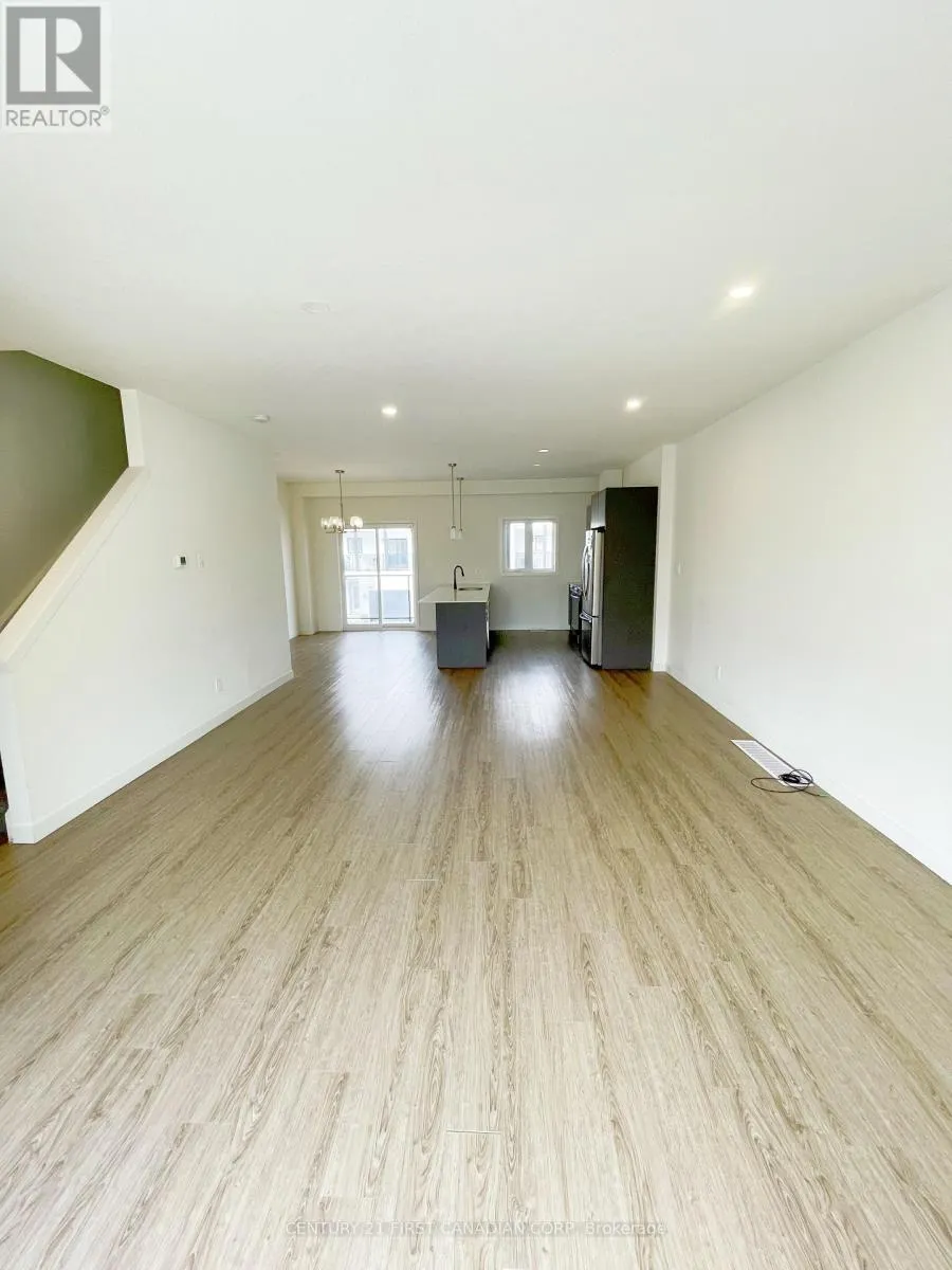 44 - 1781 HENRICA AVENUE, #44