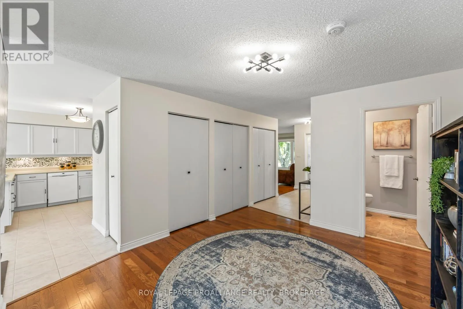 984 AMBLESIDE CRESCENT