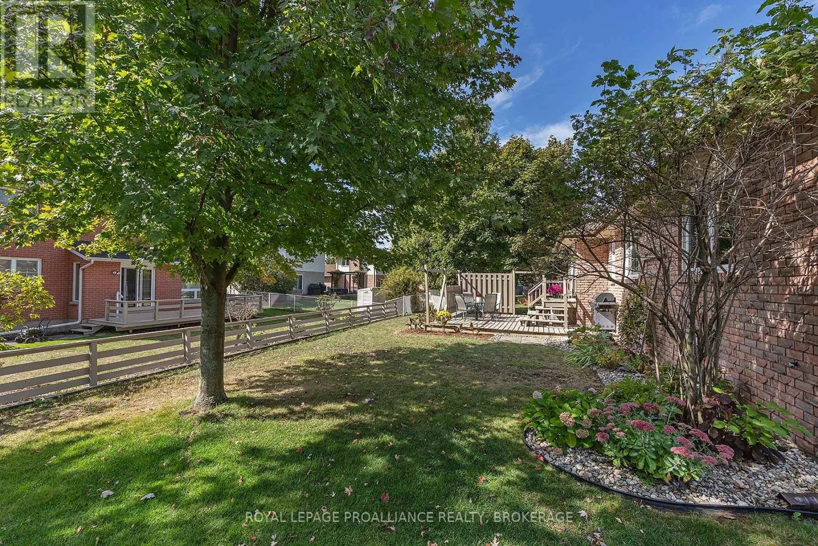 984 AMBLESIDE CRESCENT