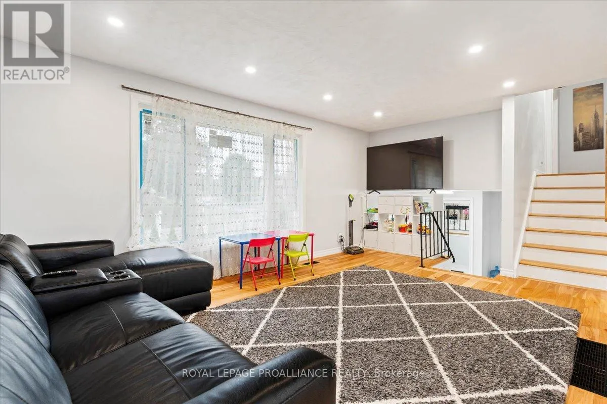 44 MEADOWVALE AVENUE
