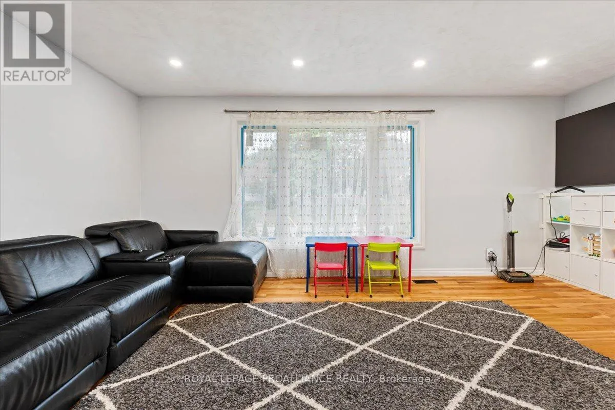 44 MEADOWVALE AVENUE