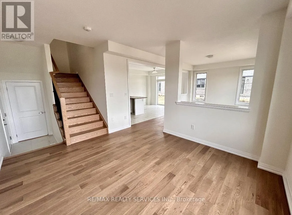 2 STANLEY AVENUE