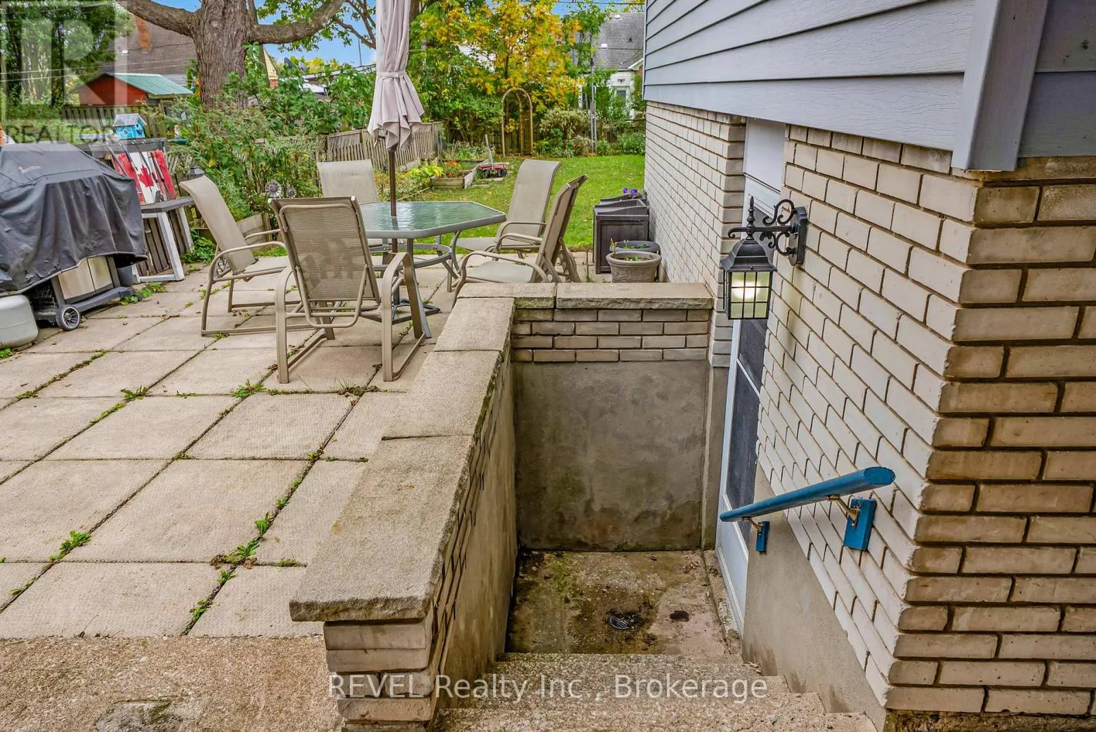 43 BOWDEN STREET