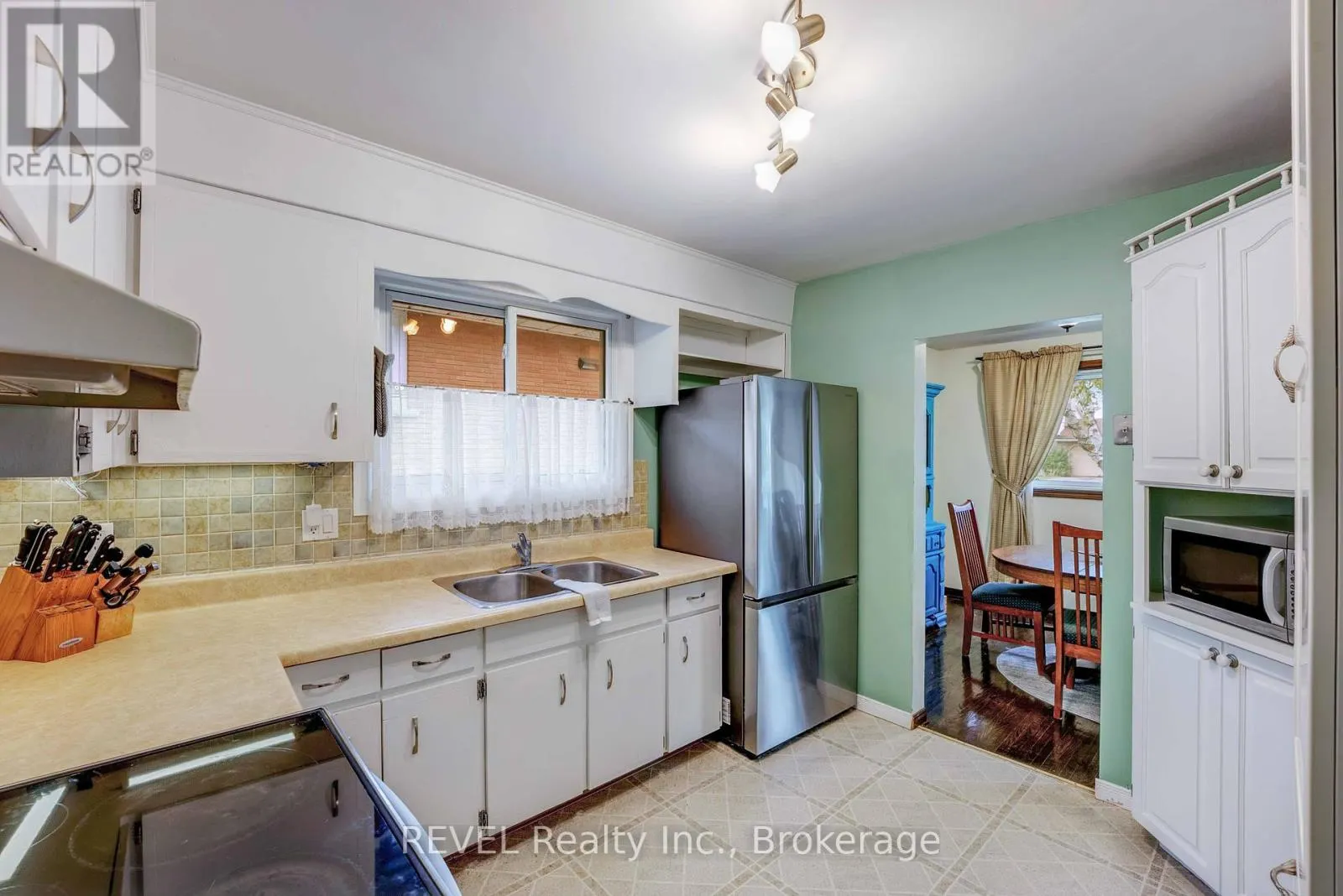 43 BOWDEN STREET