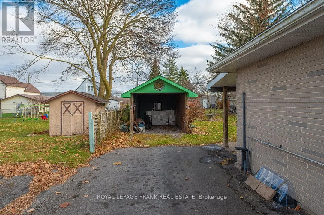 872 WESTERN AVENUE