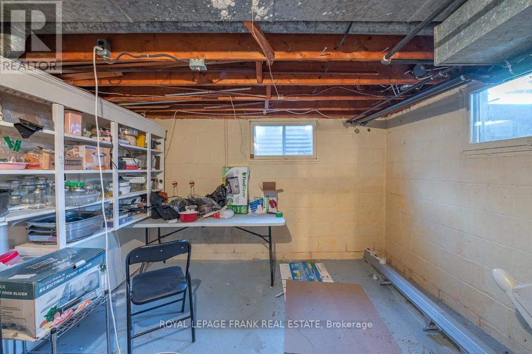 872 WESTERN AVENUE