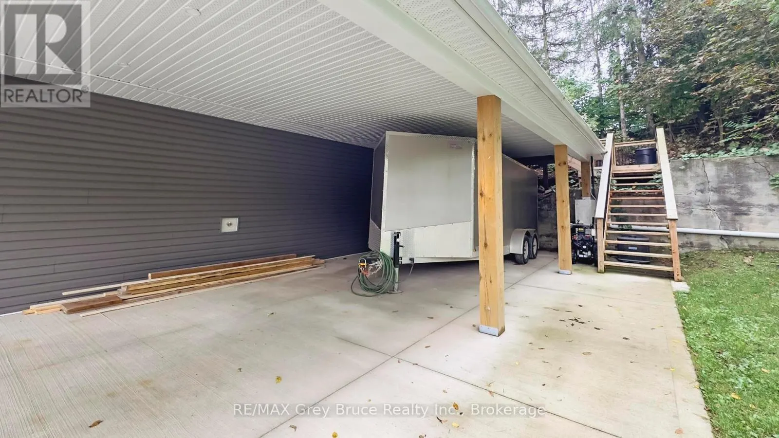 289 9TH STREET