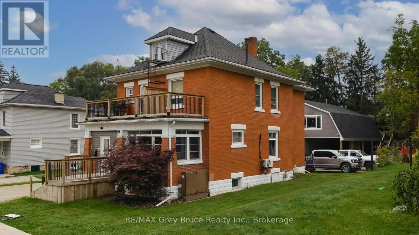 289 9TH STREET