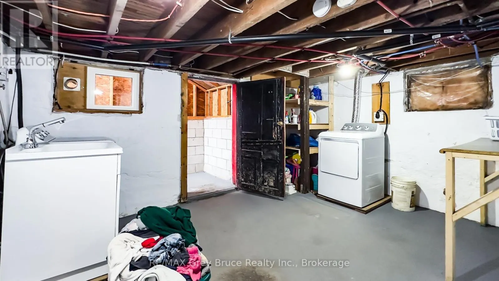 289 9TH STREET