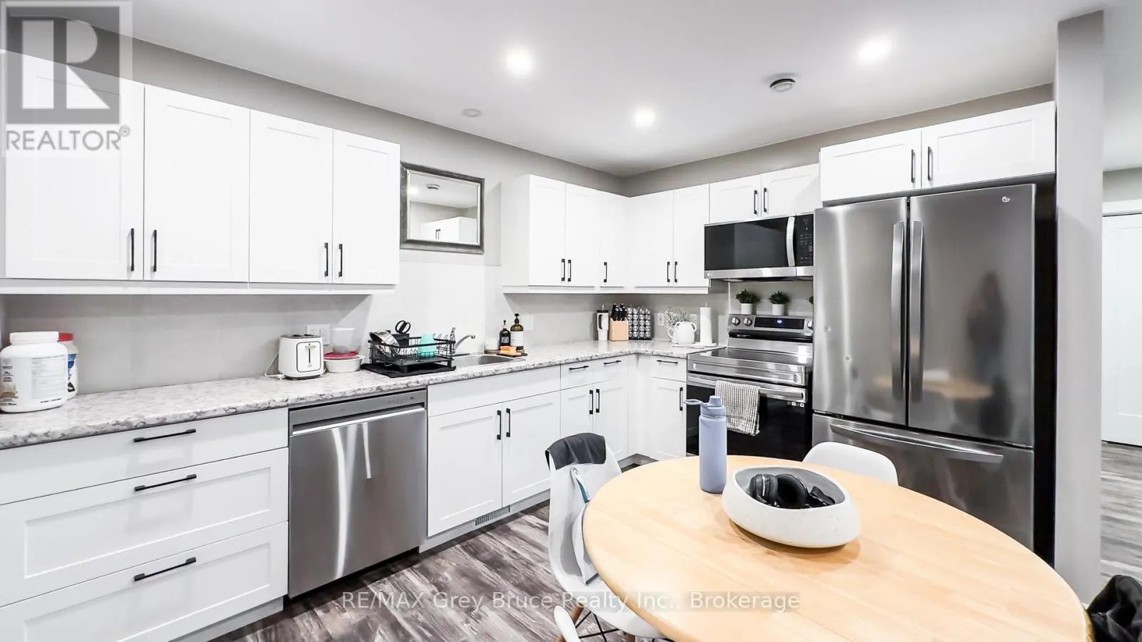 289 9TH STREET