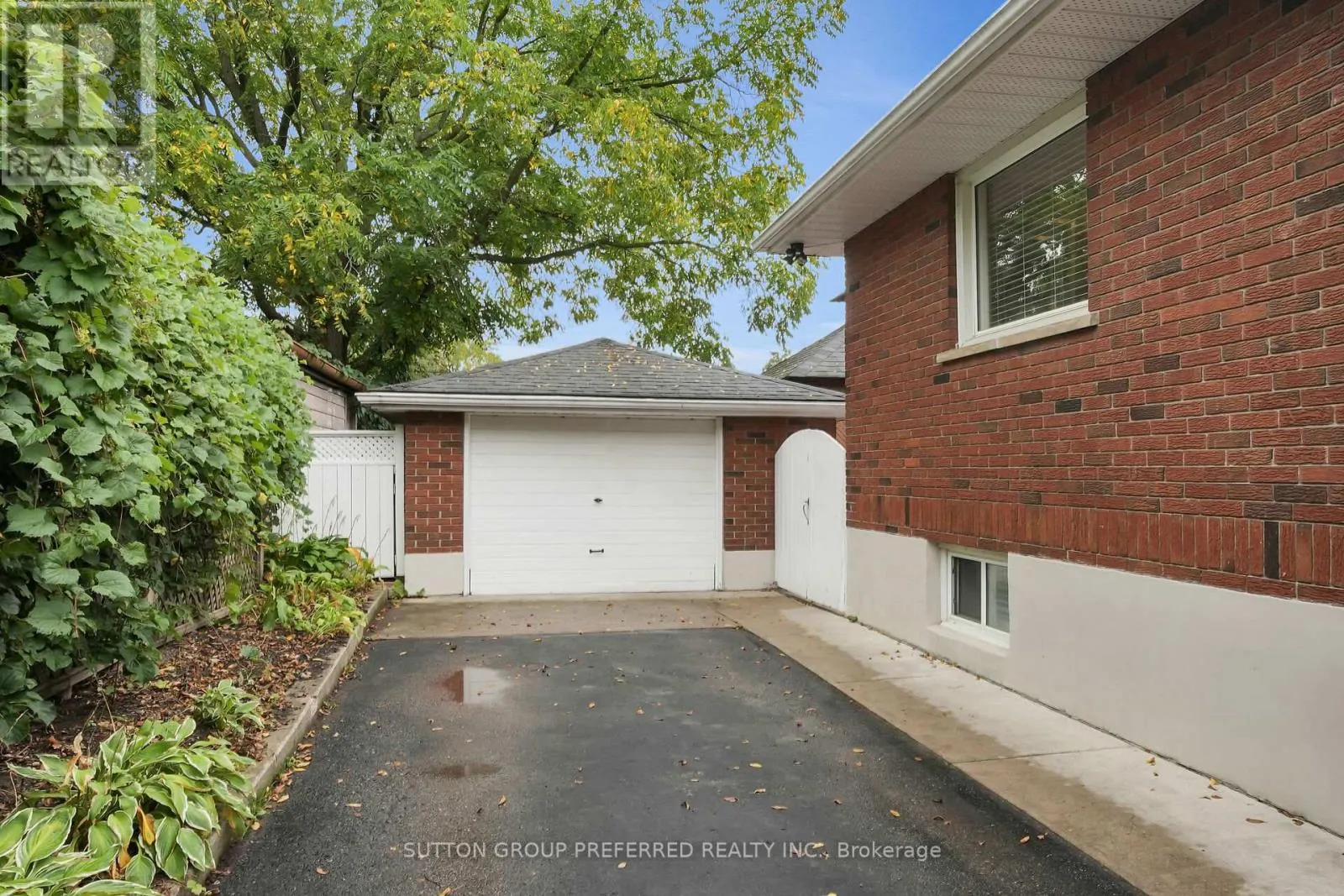 737 WHETTER AVENUE