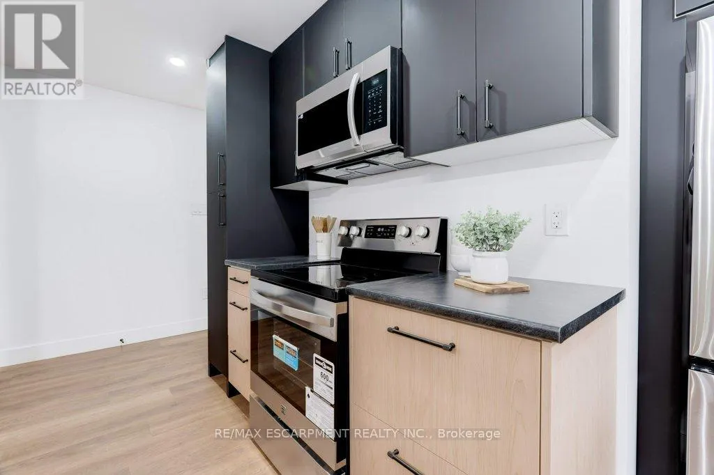 8 WHITFIELD AVENUE