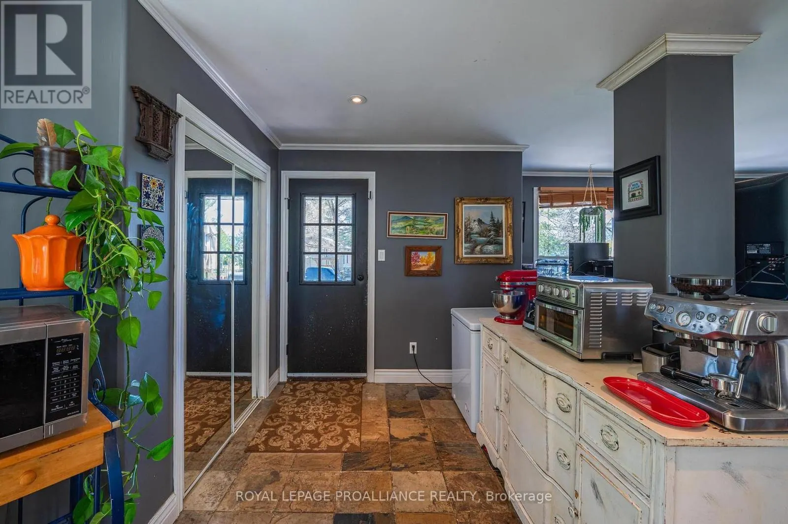 280 PRESQU'ILE PARKWAY